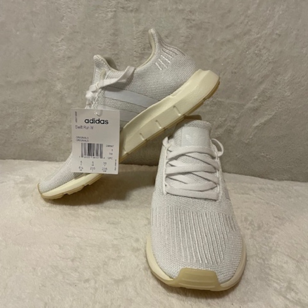 ADIDAS SWIFT RUN SHOE - Picture 7 of 9